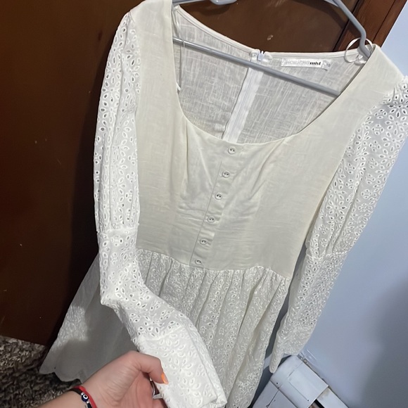 Eyelet Linen White Dress- Renaissance style!Absolutely stunning! - Picture 2 of 6